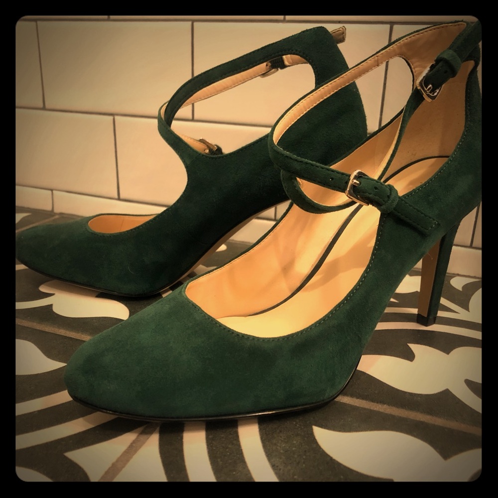 Nine West forest green suede pumps
